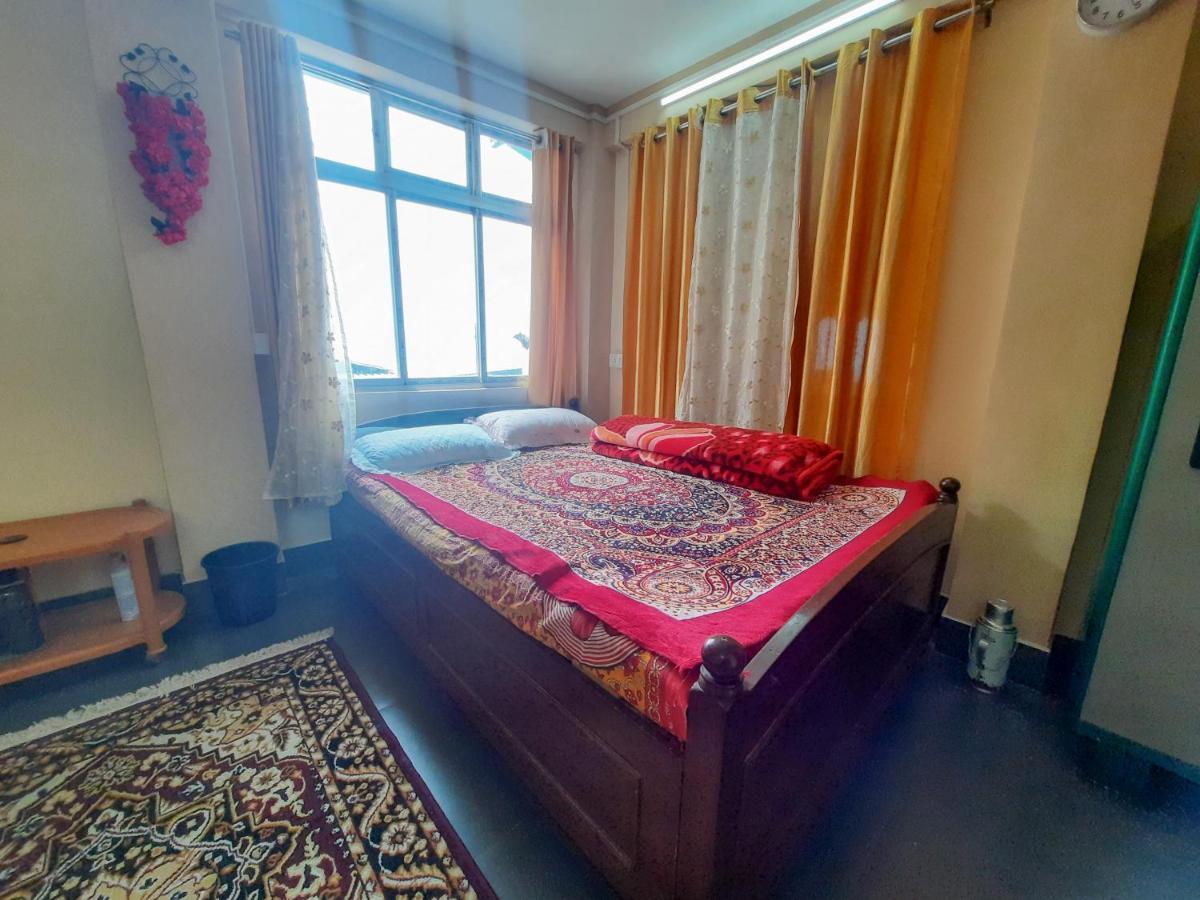 Neora Backpackers Hostel Дарджилінг Екстер'єр фото